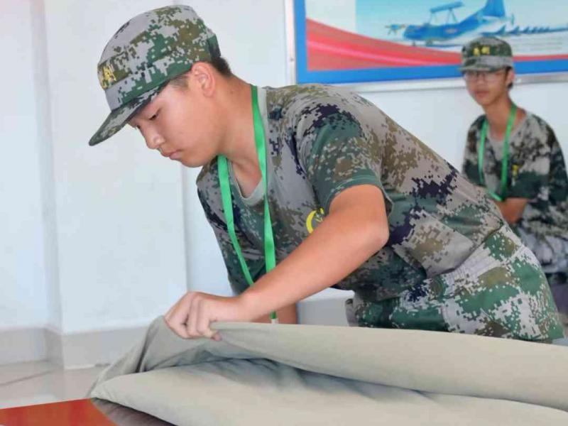 亮剑军事夏令营教你：地震中如何保护自己？