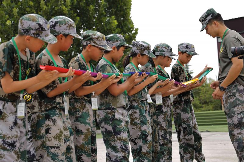 亮剑军事夏令营让孩子更热爱劳动