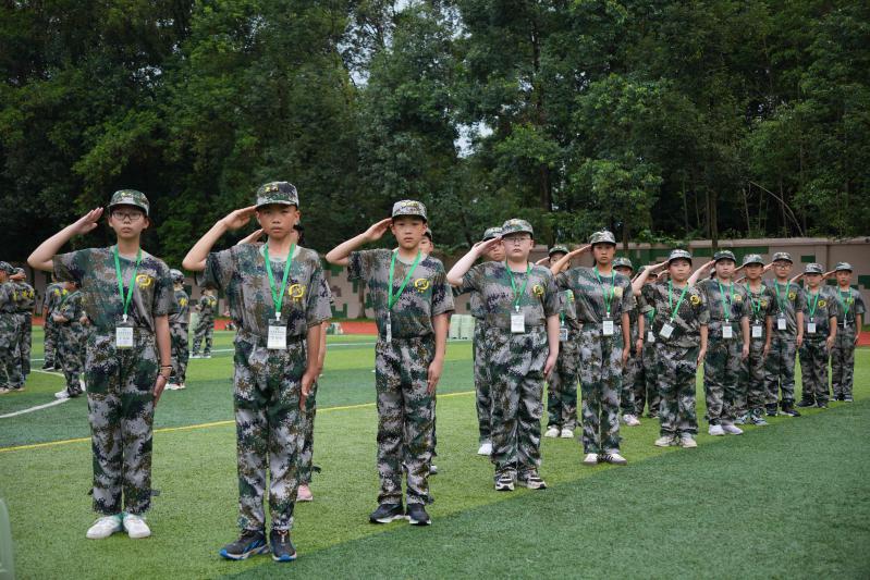 亮剑军事夏令营磨练心智