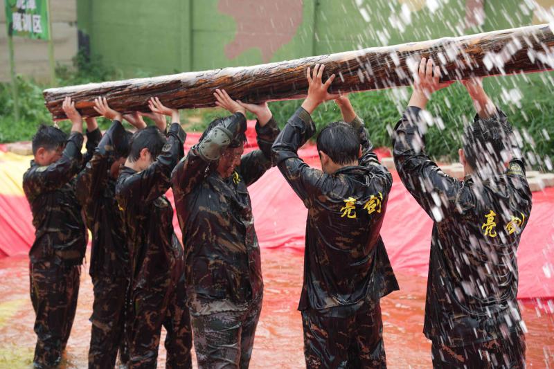 亮剑军事夏令营培养孩子读数好习惯